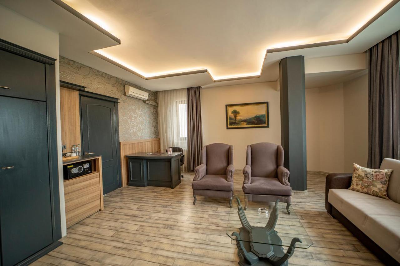 (1300 m²), 4 Schlafzimmer und 1 eigene Badezimmer in Trabzon Stadtzentrum Exterior foto