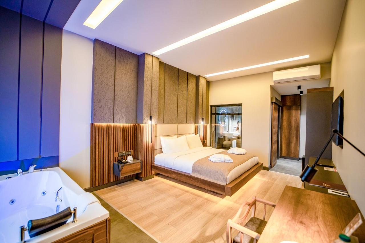 (1300 m²), 4 Schlafzimmer und 1 eigene Badezimmer in Trabzon Stadtzentrum Exterior foto
