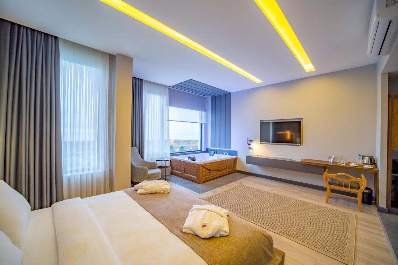 (1300 m²), 4 Schlafzimmer und 1 eigene Badezimmer in Trabzon Stadtzentrum Exterior foto