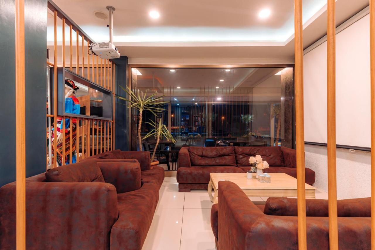 (1300 m²), 4 Schlafzimmer und 1 eigene Badezimmer in Trabzon Stadtzentrum Exterior foto