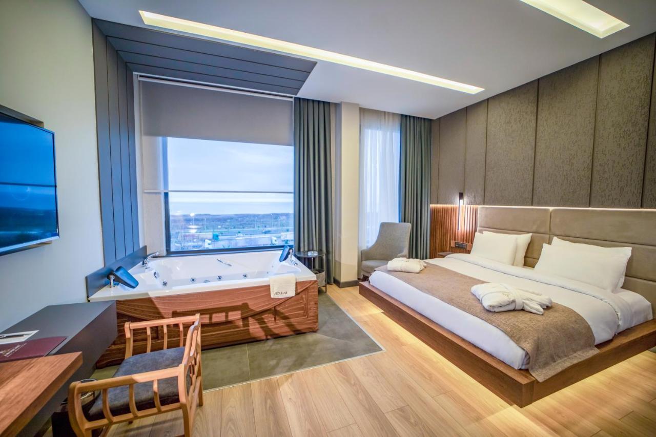 (1300 m²), 4 Schlafzimmer und 1 eigene Badezimmer in Trabzon Stadtzentrum Exterior foto