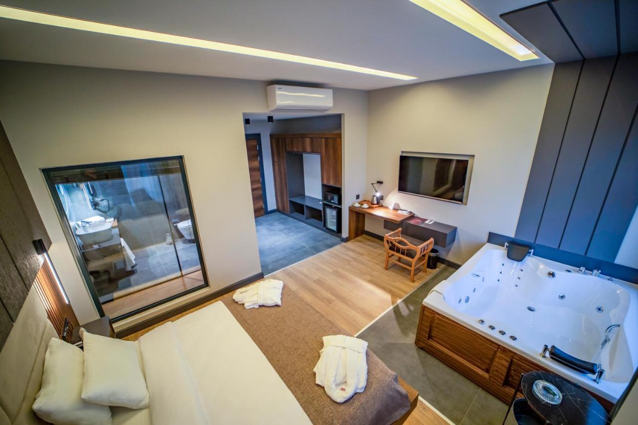 (1300 m²), 4 Schlafzimmer und 1 eigene Badezimmer in Trabzon Stadtzentrum Exterior foto